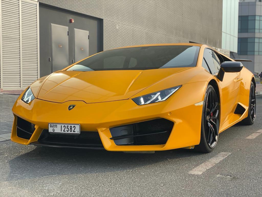 Dubai lamborghini rental